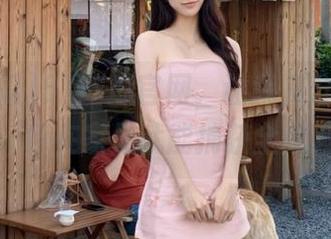 51吃瓜官网，让我充分体验了什么叫‘待在家里就能捕获全球八卦’！