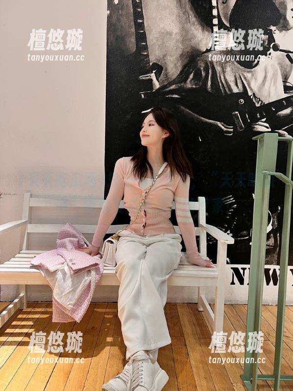 天天吃瓜网 只要一个下载,“天天吃瓜网”带你变成吃瓜界的专家!