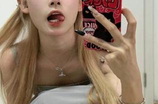 真爱粉必备，下载zzzttt03黑料不打烊，品味腾飞上的瓜！