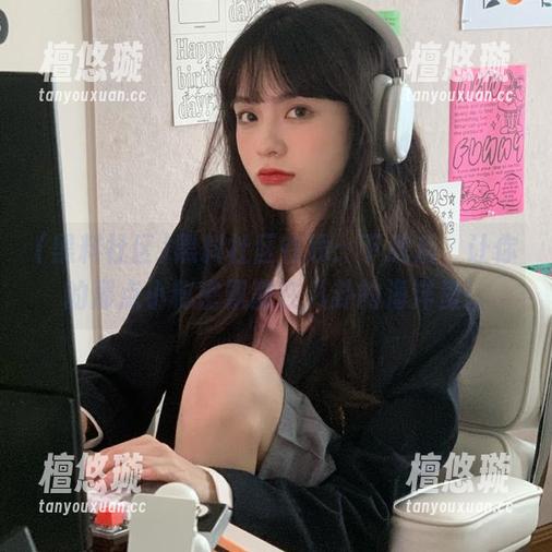 黑料社区在线：下载后，让你的那点小秘密飘散在八卦的海洋里！